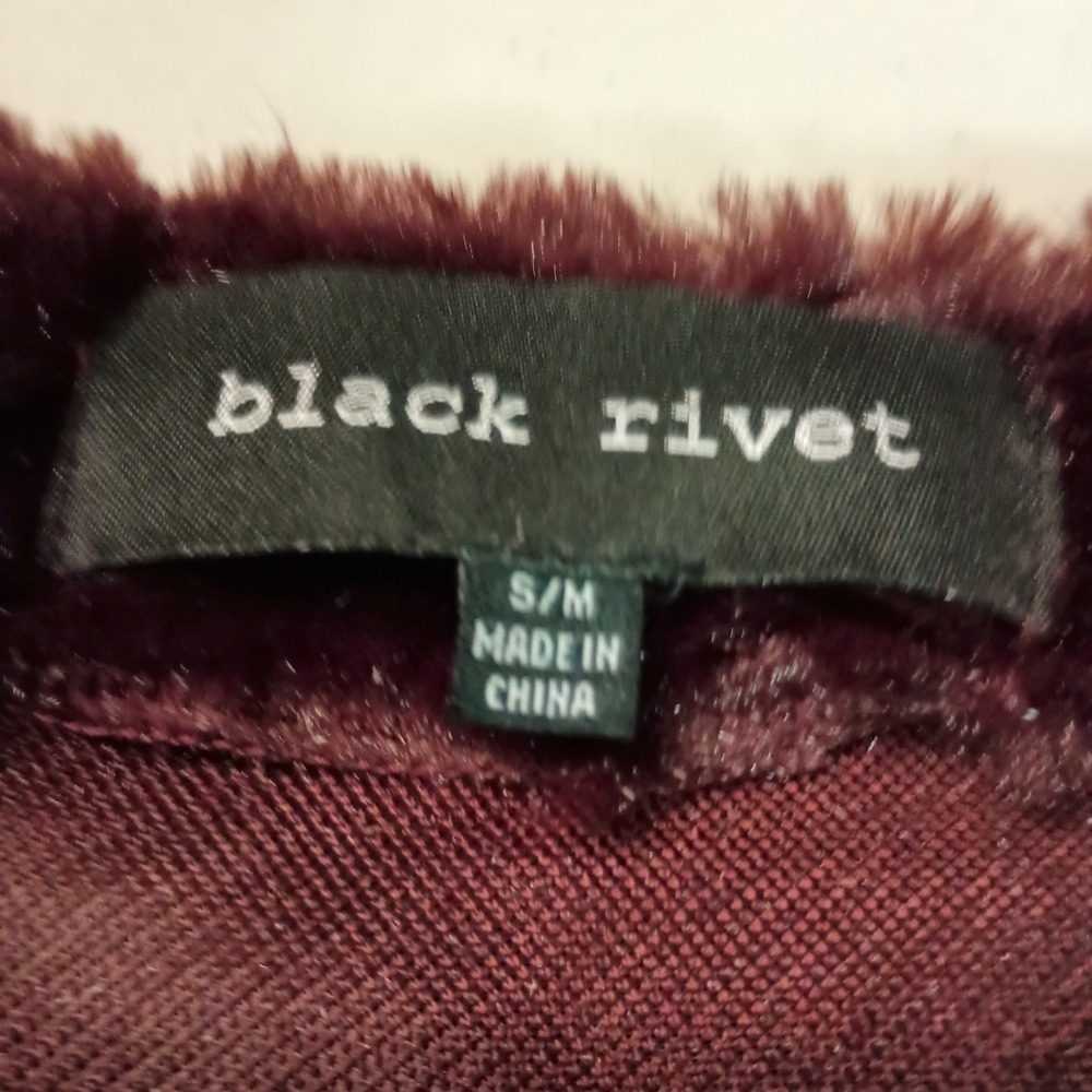 Black Rivet Merlot Faux Fur Poncho Cape Merlot Burgundy S M Style 00RMF022 NWT - Picture 3 of 15